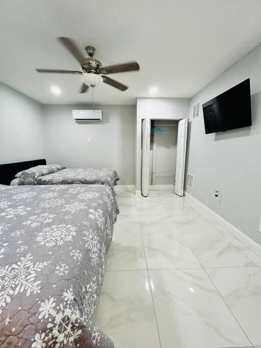 Grey Novo Studio + Free-Parking&Wifi Tampa Exterior foto